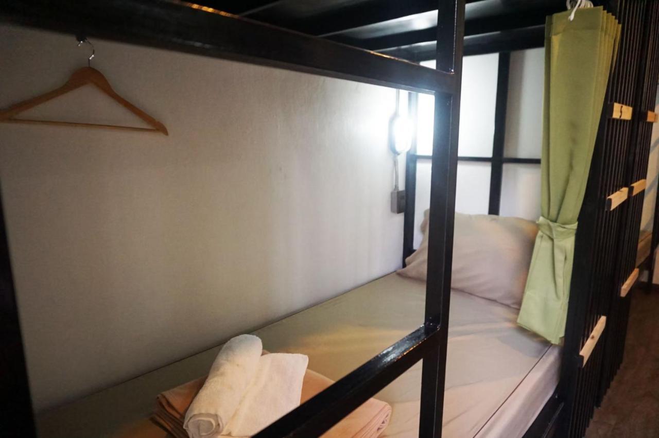 Feel Good Bangkok Hostel Exterior photo
