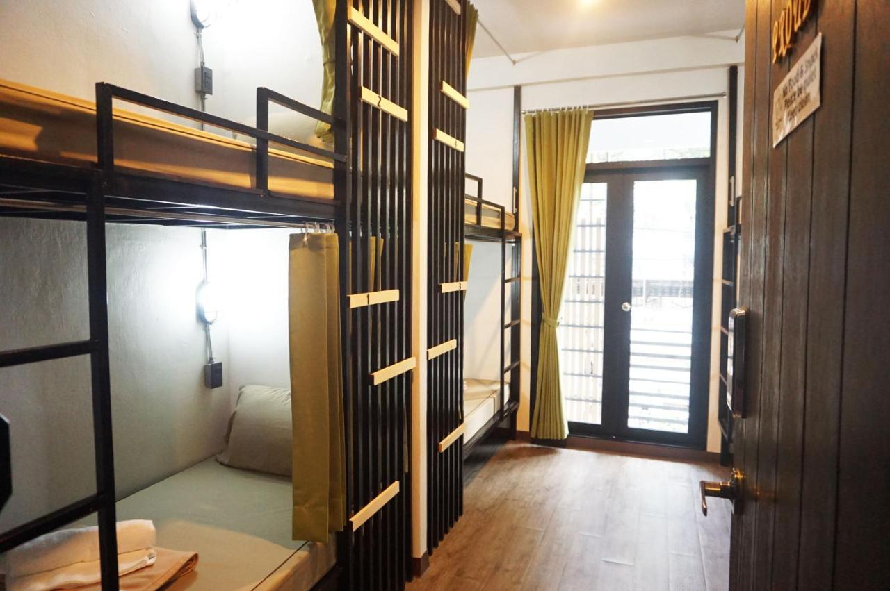 Feel Good Bangkok Hostel Exterior photo