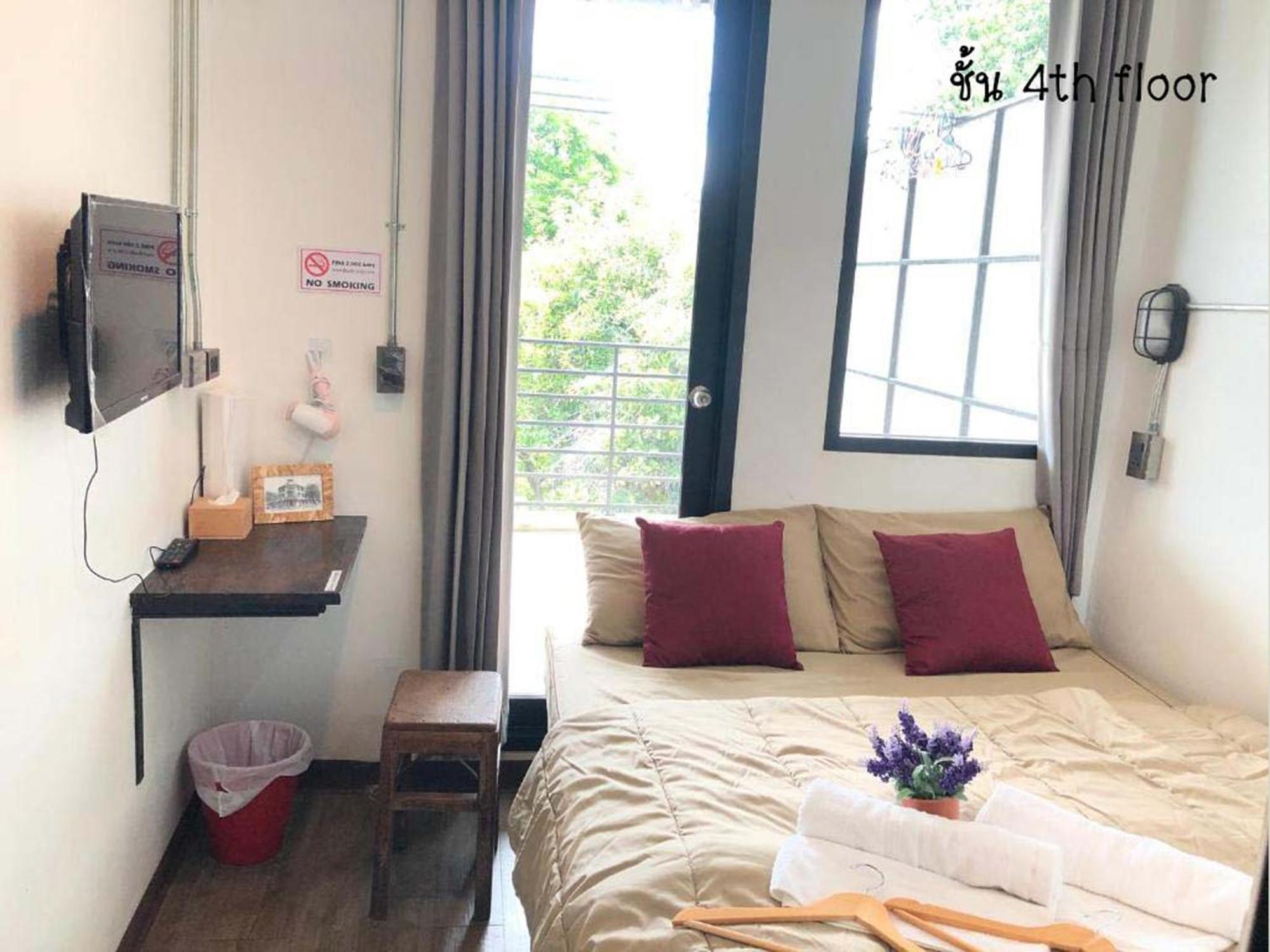 Feel Good Bangkok Hostel Exterior photo
