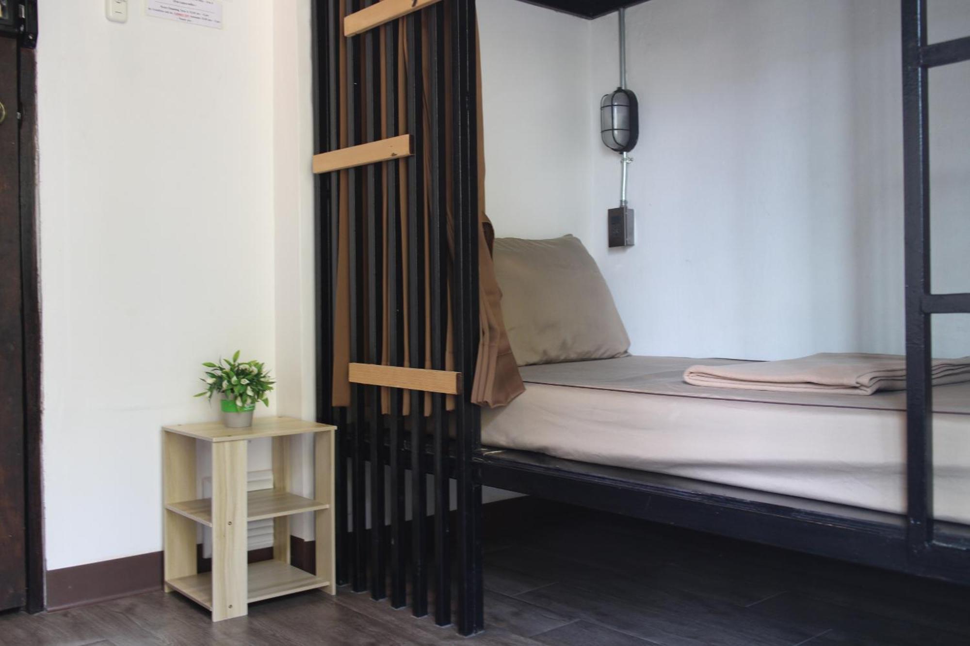 Feel Good Bangkok Hostel Exterior photo