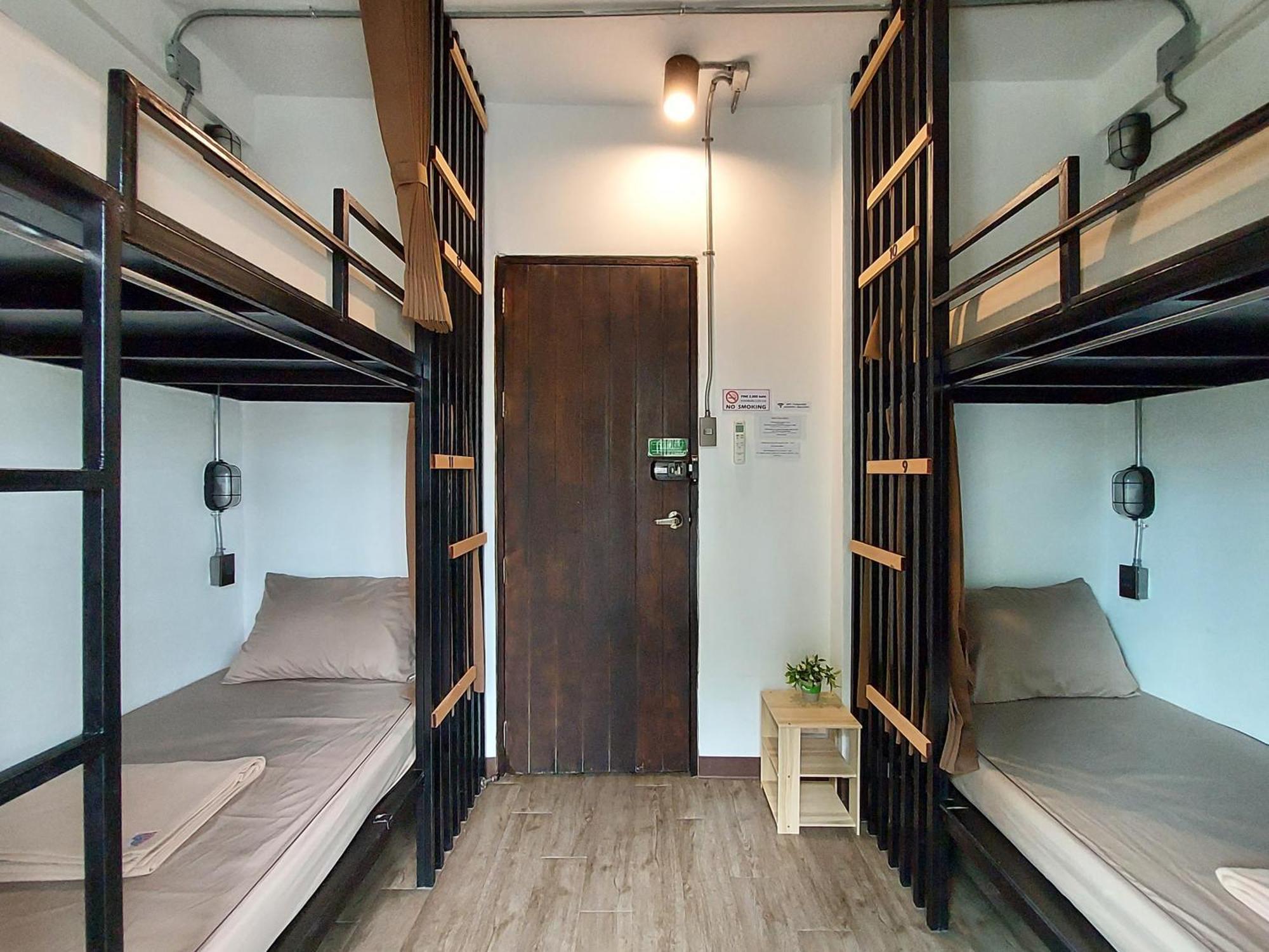 Feel Good Bangkok Hostel Exterior photo
