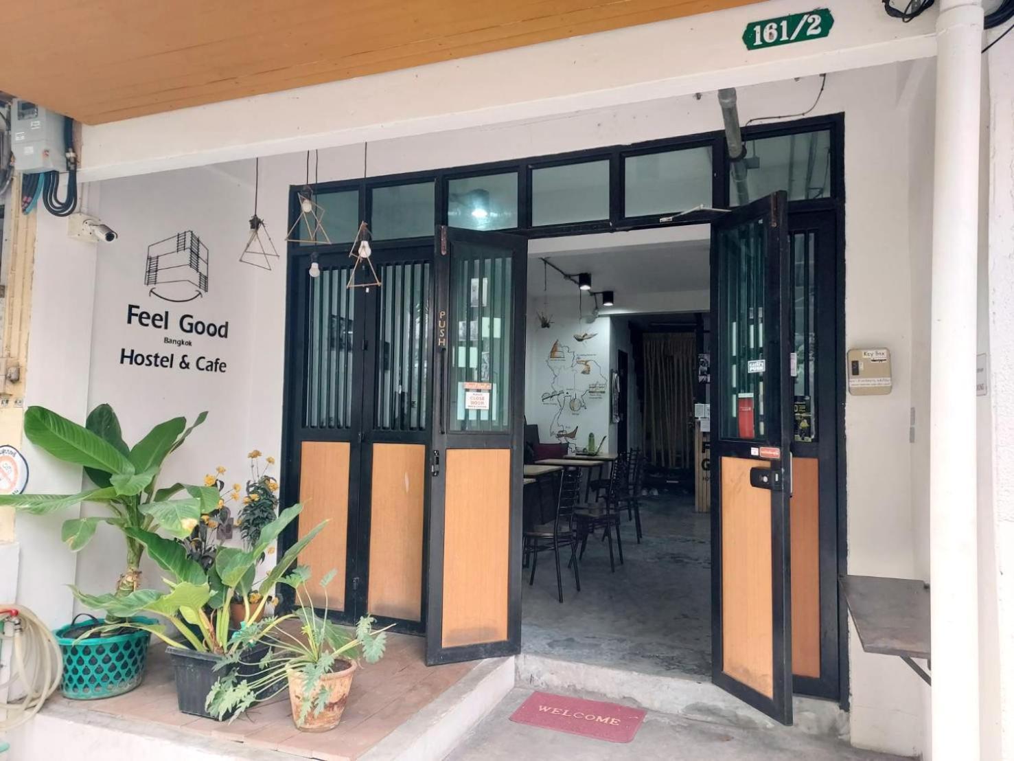 Feel Good Bangkok Hostel Exterior photo